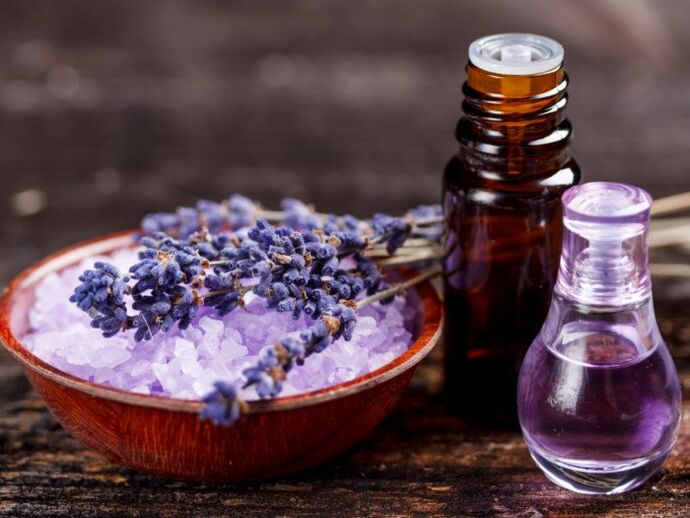 Ko te hinu Lavender, e whakaihiihi ana i te hanga o nga antioxidants i roto i te tinana
